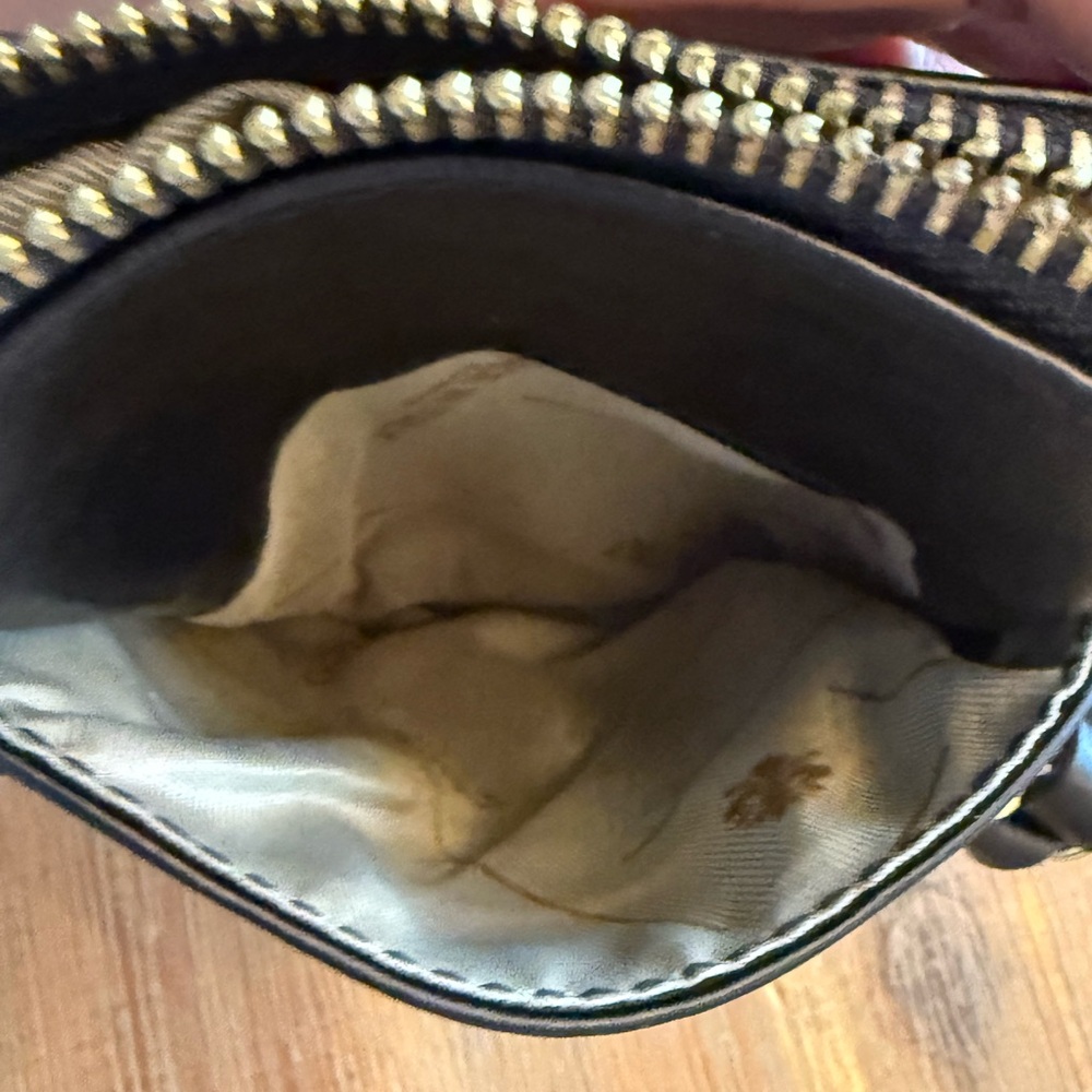 Black Leather Crossbody Bag with Gold Accents by Vera Pelle Like New - Picture 7 of 9